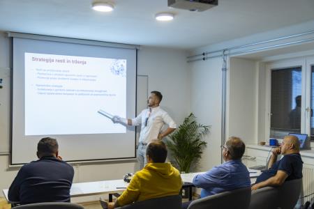 Uspešen zaključek Produktnega start-up vikenda v KIKštarterju Kamnik (25)